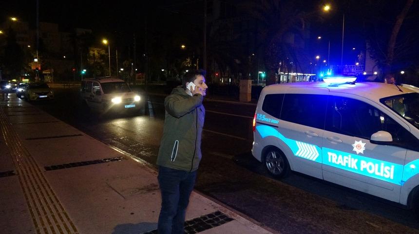 Kısıtlamayı ihlal eden alkollü sürücü, önce ters yönde araç kullandı sonra polise zorluk çıkardı