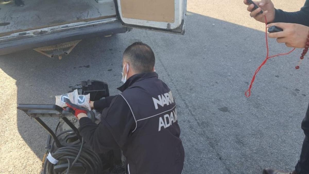 Oto yıkama su makinesinden uyuşturucu hap &ccedil;ıktı