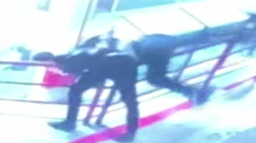 İstanbul'da dehşet anları: Tartıştığı esnafı 12. kattan aşağı attı