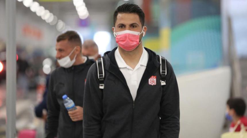 Sivasspor, kaleci Ali Şaşal Vural'ın sözleşmesini uzattı