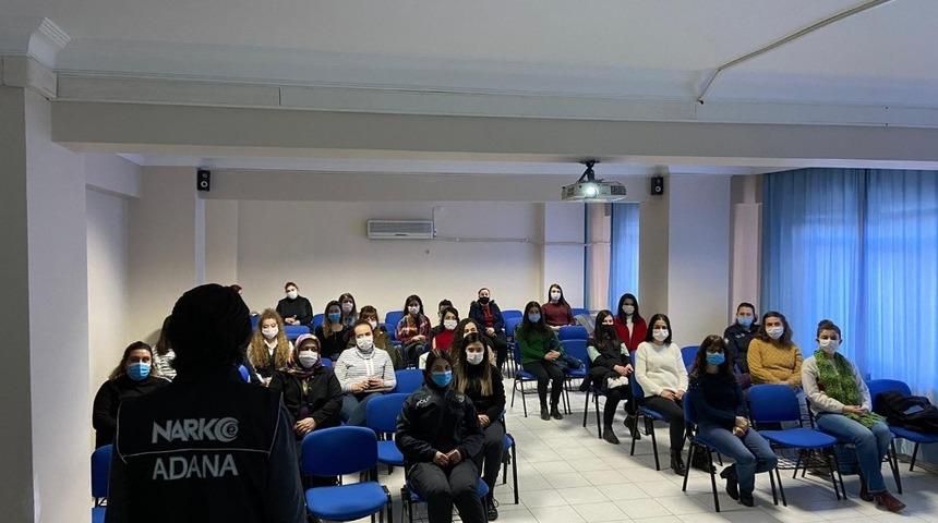 Uyuşturucuyla m&uuml;cadelede anneler bilgilendirildi