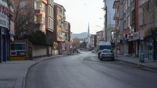 Aksaray tamamen kapandı: Kısıtlamada bakkal ve manavlar da kapalı