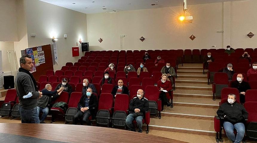 &Ccedil;eşme&rsquo;de arıcılık kursuna yoğun talep