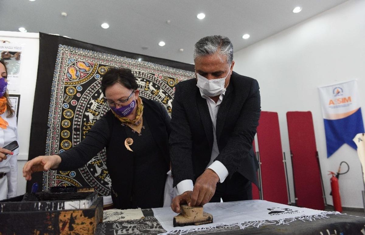 Bereketli Eller R&uuml;zgarı Kadın Kooperatifi el sanatları sergisi