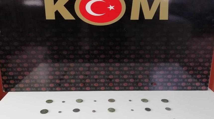 Malatya&rsquo;da 47 adet sikke ele ge&ccedil;irildi