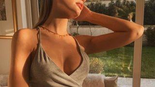 Chloe Loughnan silikonlarını yeniletip paylaştı