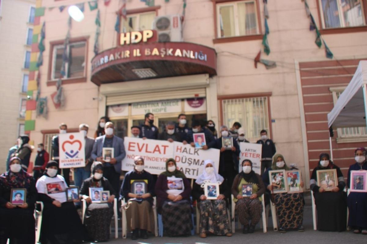 Evlat n&ouml;betindeki anne oğluna &rsquo;teslim ol&rsquo; &ccedil;ağrısında bulundu