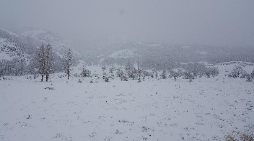 Bayburt&rsquo;un y&uuml;ksek kesimlerinde mart karı etkili oldu
