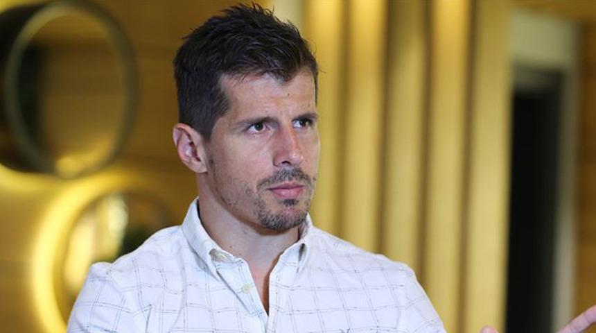 Emre Belözoğlu istifa etti iddialarına fotoğraflı yanıt