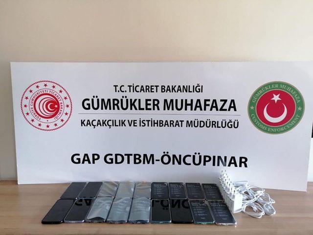 Öncüpınar Sınır Kapısı’nda 27 kaçak cep telefonu ele geçirildi