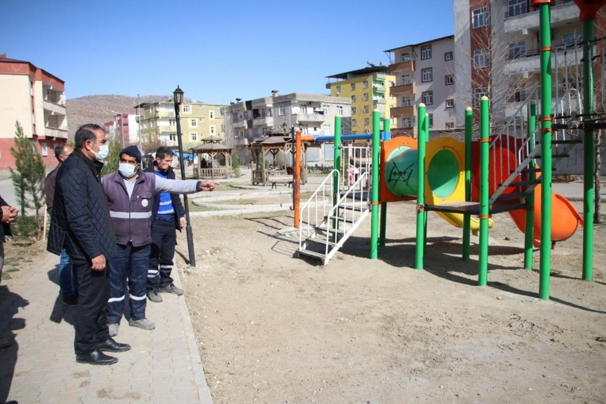 Hani Belediyesi, baharın gelişiyle park, bah&ccedil;e d&uuml;zenlemesi yaptı