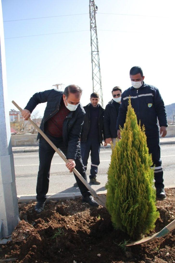 Hani Belediyesi, baharın gelişiyle park, bahçe düzenlemesi yaptı G5