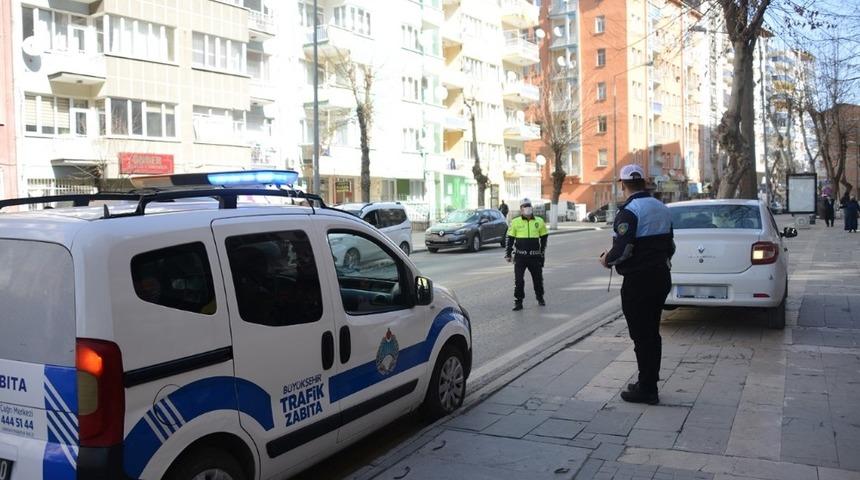 Zabıta ekiplerinden trafik denetimi