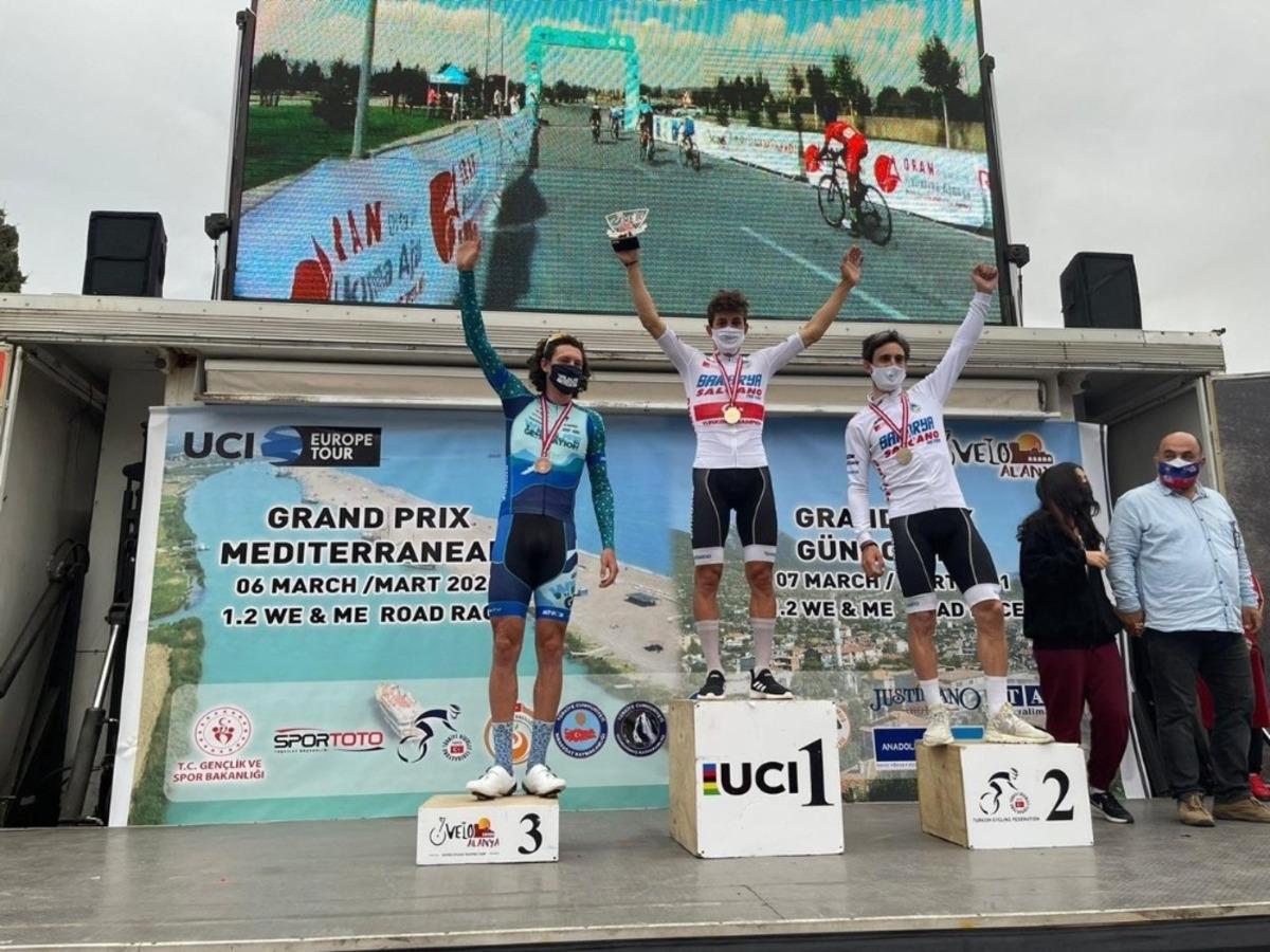 Uluslararası Yol Bisikleti yarışlarında Sakarya B&uuml;y&uuml;kşehirli sporcu 1&rsquo;inci oldu