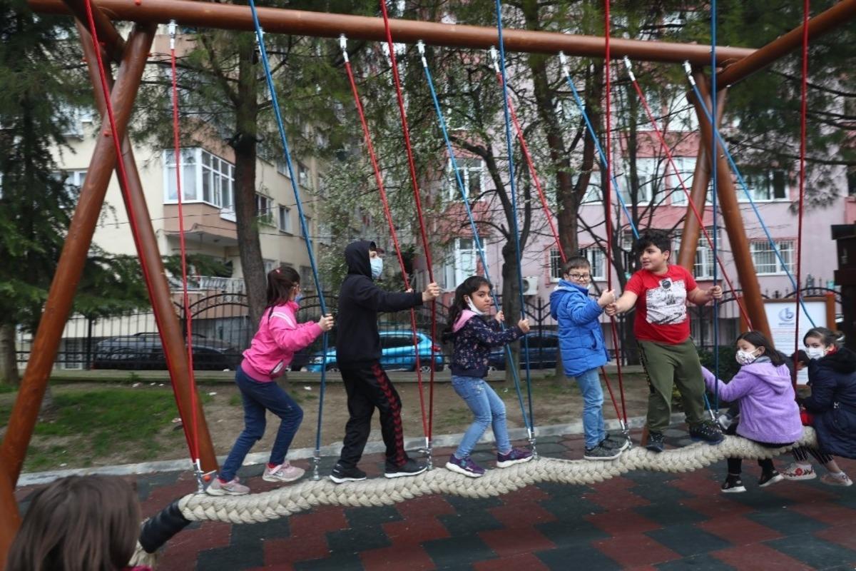 Bağcılar&rsquo;da parklar yenilendi