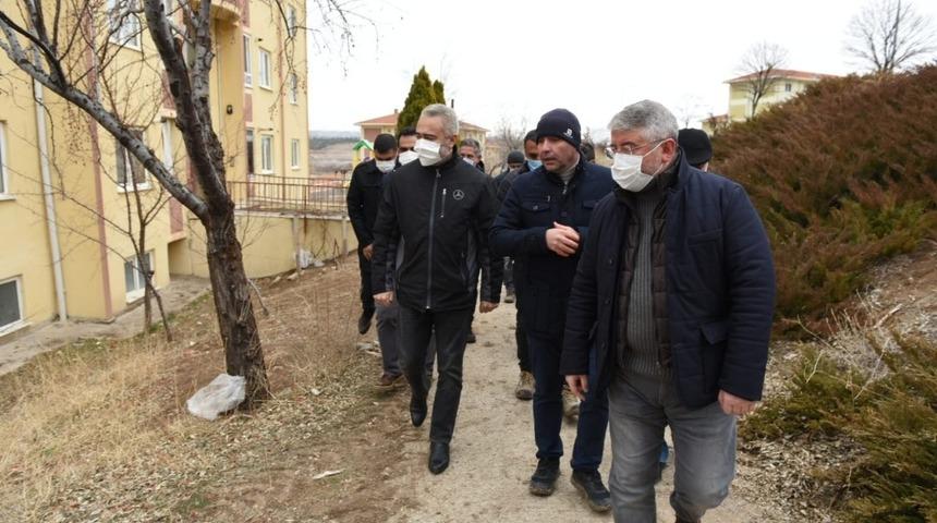 &Ccedil;orum&rsquo;da toprak kayması nedeniyle 3 bina tahliye edildi