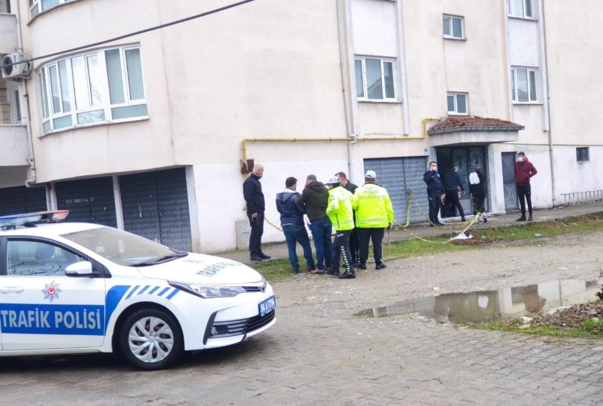 Sokağa &ccedil;ıkma kısıtlaması da silahlı kavgaya engel olamadı: 1 yaralı