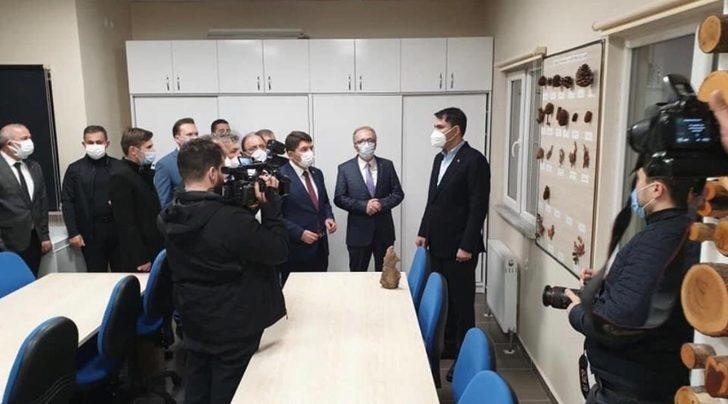 Bakan Kurum, Bartın Üniversitesi’ni ziyaret etti G4