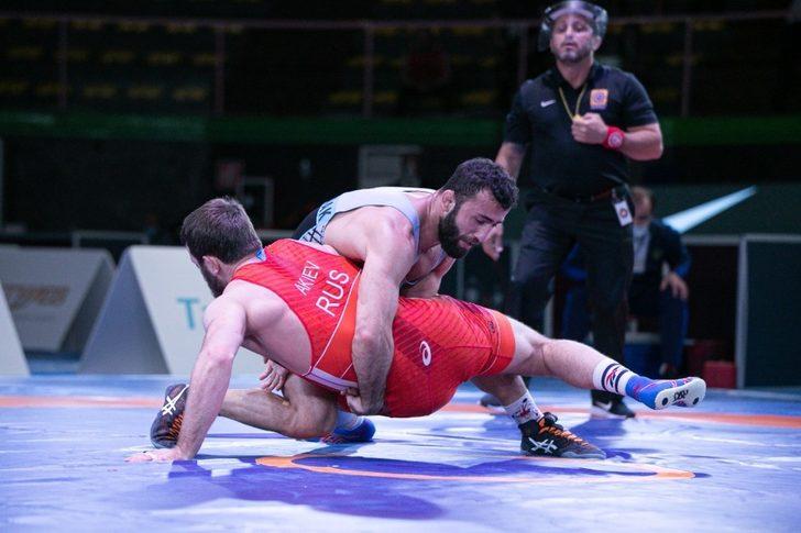 Bartın Üniversitesi öğrencisi Burhan Akbudak, İtalya’da ikinci oldu G1