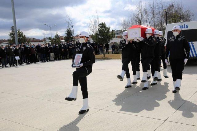 Vefat eden polis memuru için tören düzenlendi