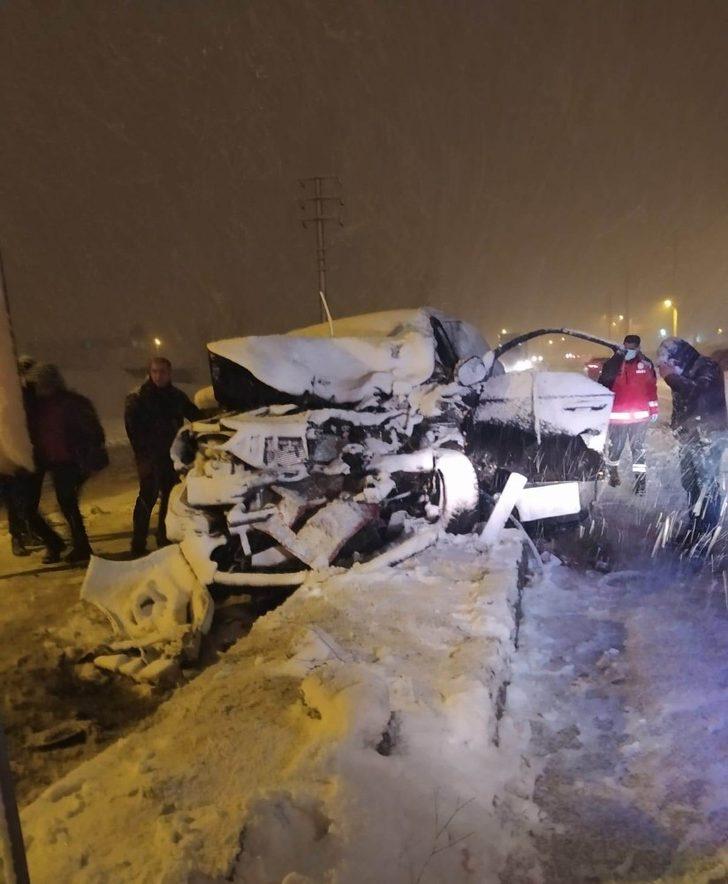 Bitlis’te kar yağışı kazayı da beraberinde getirdi: 1 yaralı G3