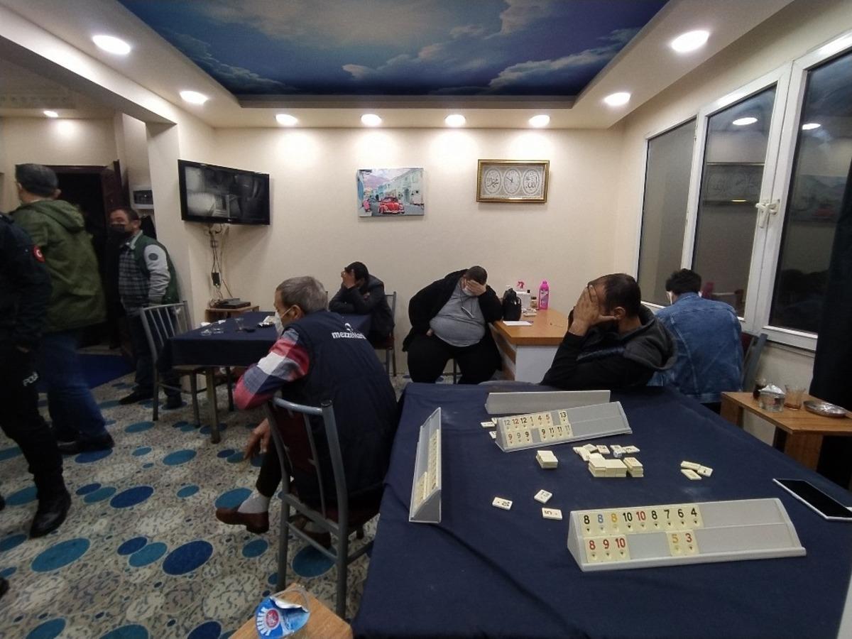 Adana&rsquo;da g&uuml;venlik kameralı kumarhaneye baskın