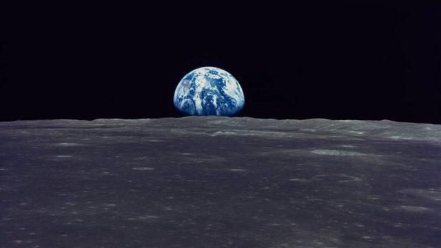 1959'da Ay'a ilk ulaşan Sovyetler Birliği oldu, ancak ABD, Temmuz 1969'da Ay'a ilk mürettebatlı görevi gerçekleştirdi