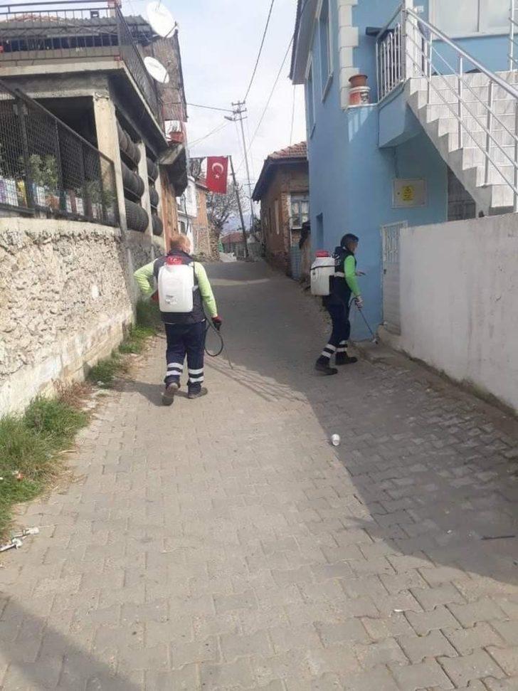 Efeler Belediyesi karantinada olan sokağı ilaçladı G3