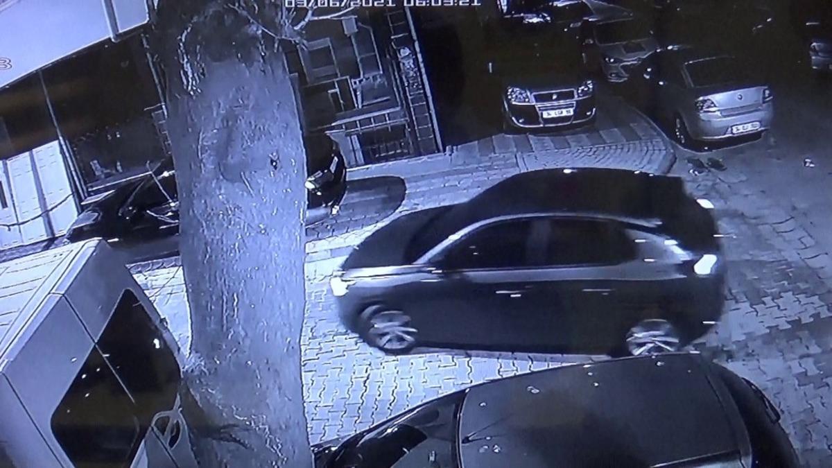 Kar maskeli oto hırsızlığı kamerada