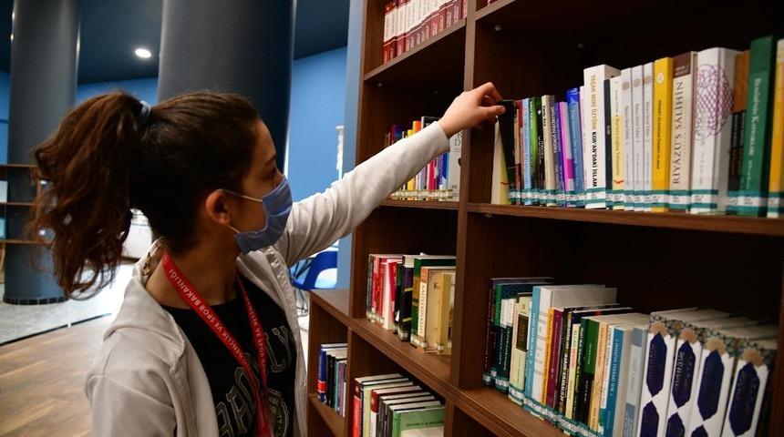 Mamak&rsquo;ın k&uuml;t&uuml;phaneleri g&ouml;z dolduruyor