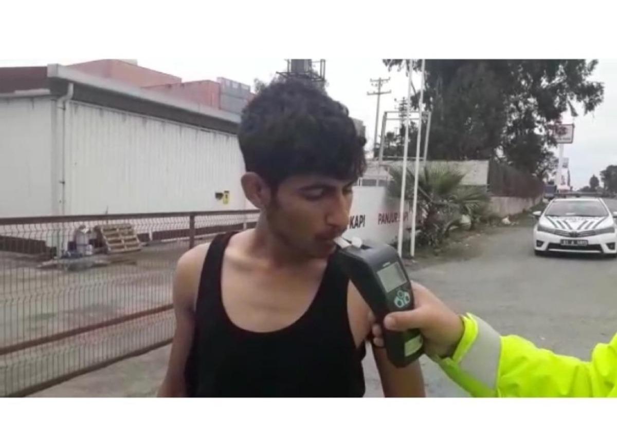 Ehliyetsiz alkoll&uuml; s&uuml;r&uuml;c&uuml; ikinci kez yakalandı