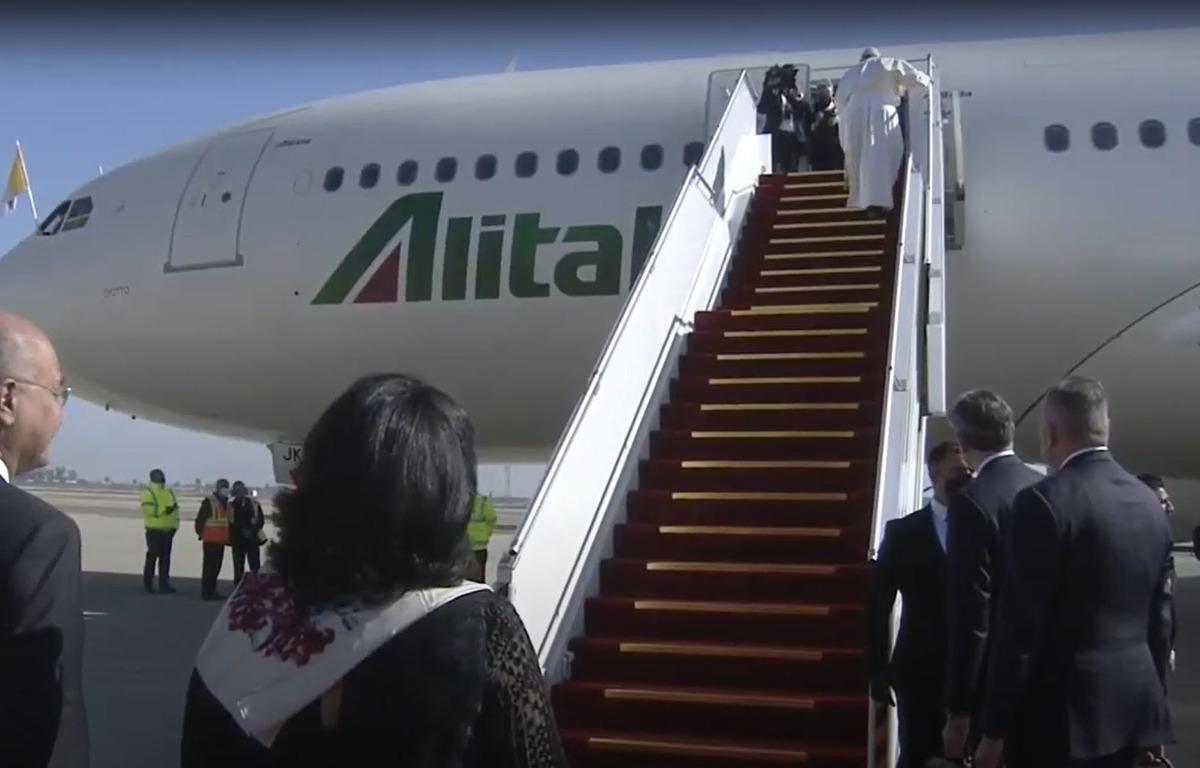 Papa Francis, 4 g&uuml;nl&uuml;k tarihi Irak ziyaretini tamamladı