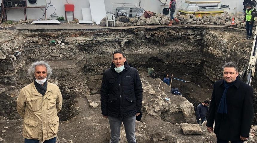 Turizmcilerden Hadrianus Limanı kalıntıları için ’Arkeopark’ Teklifi