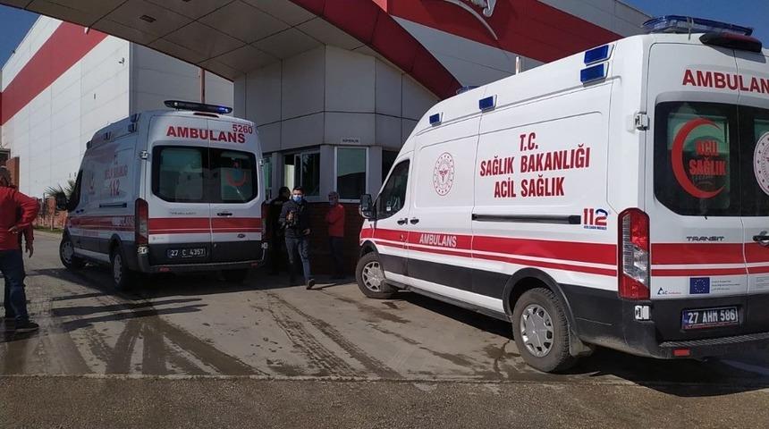 Kuruyemiş fabrikasında korkutan yangın: 12 kişi dumandan etkilendi