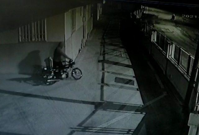 Sitedeki motosikleti &ccedil;aldı 1