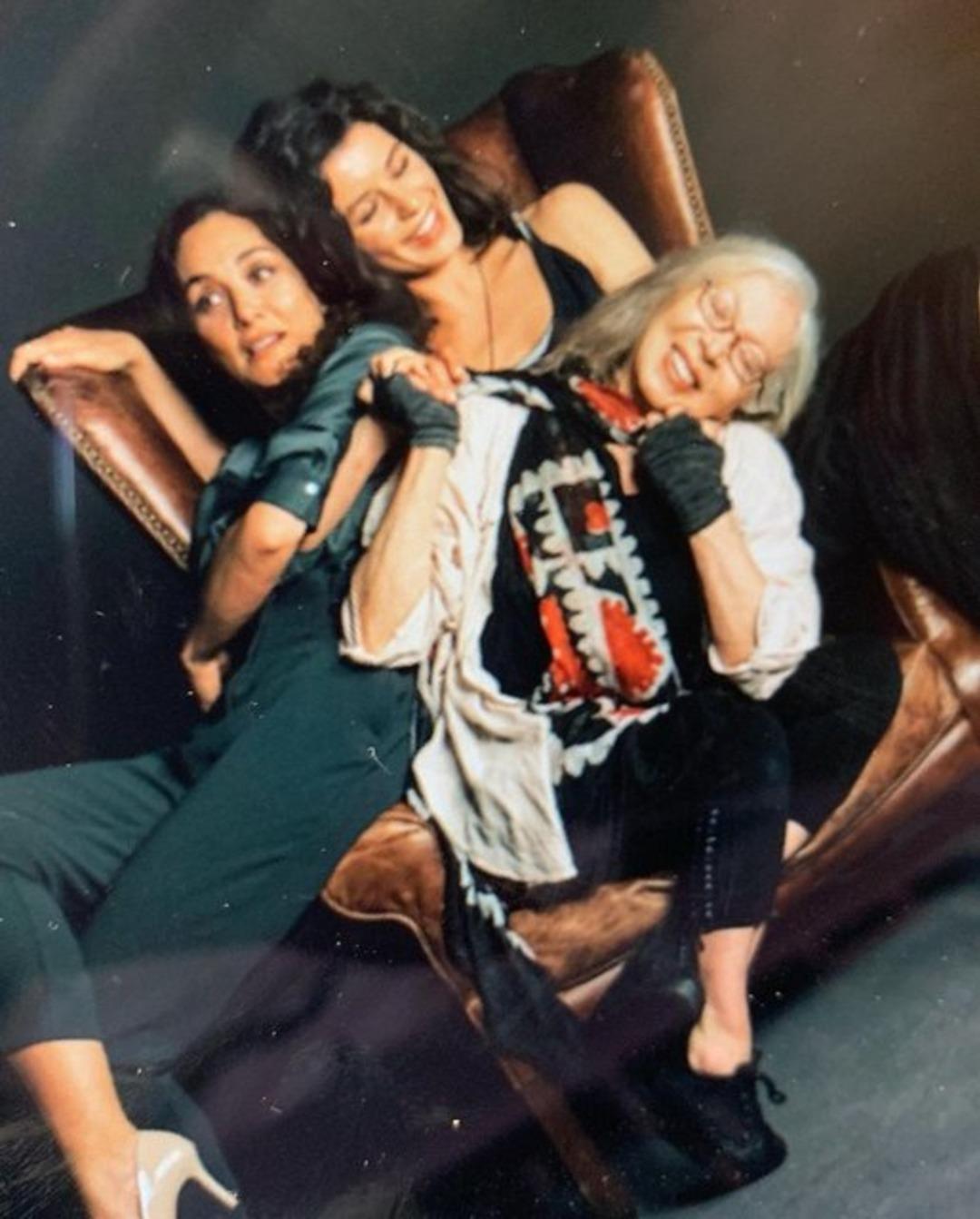 &Uuml;nl&uuml; isimlerden '8 Mart D&uuml;nya Kadınlar G&uuml;n&uuml;' paylaşımları