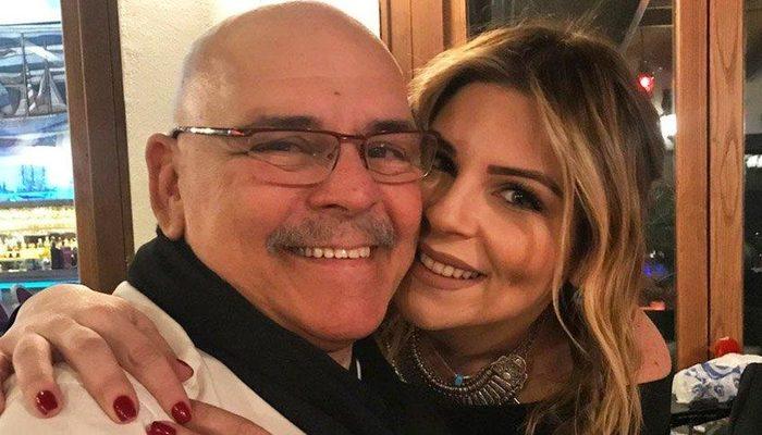 Rasim Öztekin'ın kızı Pelin Öztekin hastane önünde gözyaşlarını tutamadı
