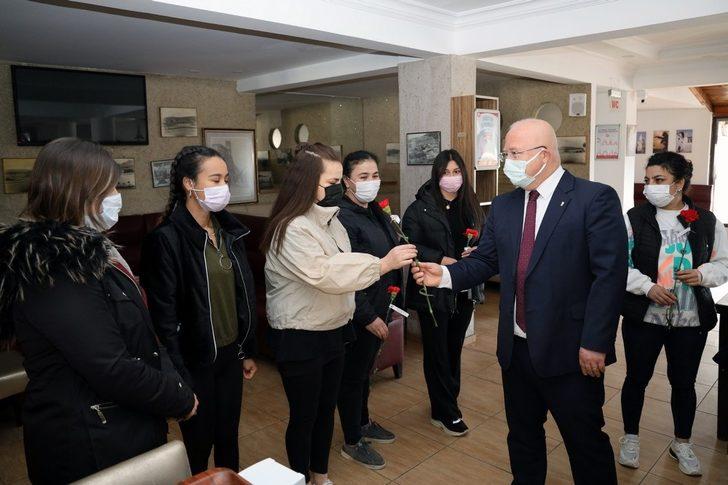 Başkan Gümüş’ten ‘Dünya Kadınlar Günü’ kutlaması G3