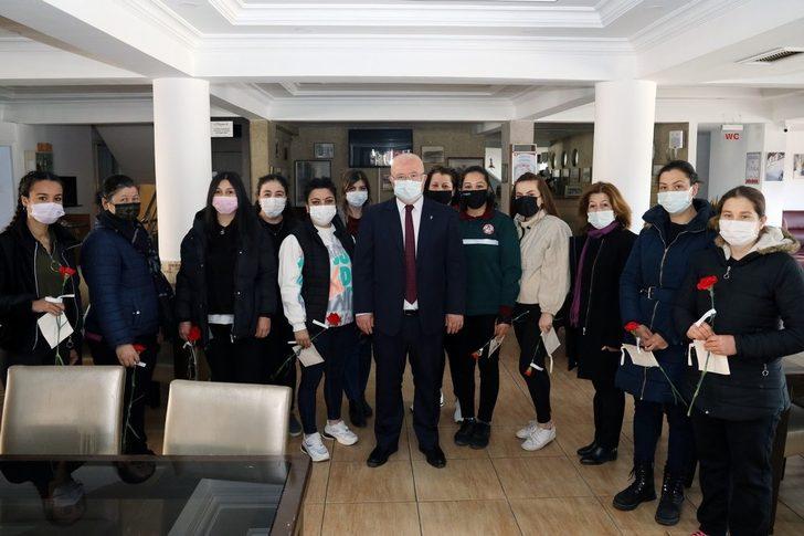 Başkan Gümüş’ten ‘Dünya Kadınlar Günü’ kutlaması G4