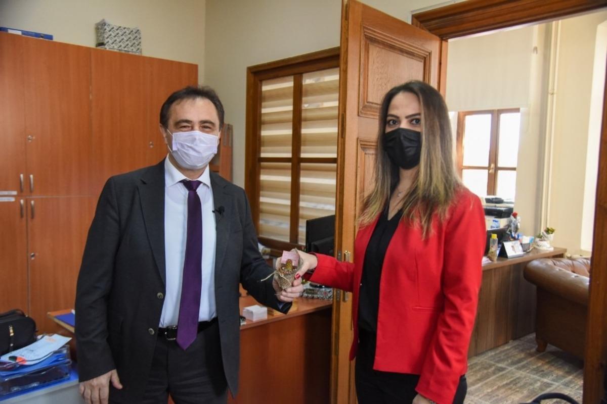 Başkan Şahin, &ccedil;alışan kadınların 8 Mart D&uuml;nya Kadınlar G&uuml;n&uuml;&rsquo;n&uuml; kutladı