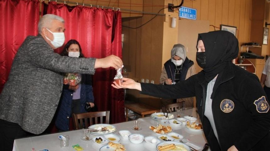 Başkan Yılmaz: "Kadına şiddeti sonuna kadar kınıyoruz"