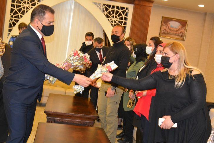 Vali Akbıyık kadınlarla bir araya geldi G1