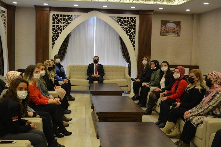 Vali Akbıyık kadınlarla bir araya geldi G4