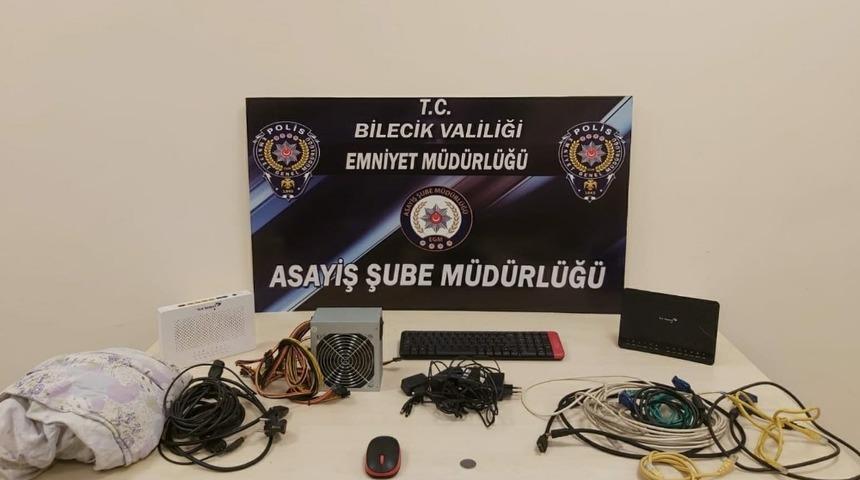 &Ccedil;ok sayıda g&uuml;venlik kamerası inceleyerek hırsızlık olayını &ccedil;&ouml;zd&uuml;ler