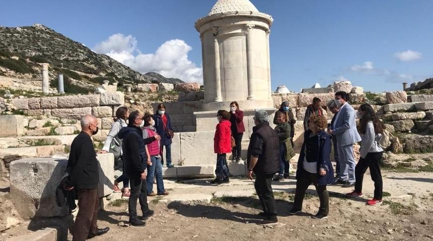 Knidos Antik Kenti&rsquo;ni gezdiler