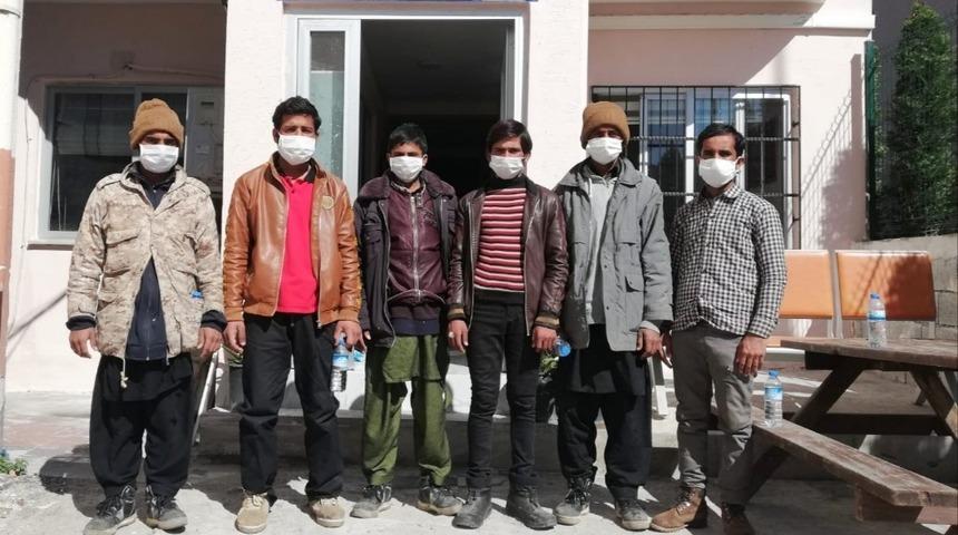 Osmaniye&rsquo;de Pakistan uyruklu 6 d&uuml;zensiz g&ouml;&ccedil;men yakalandı