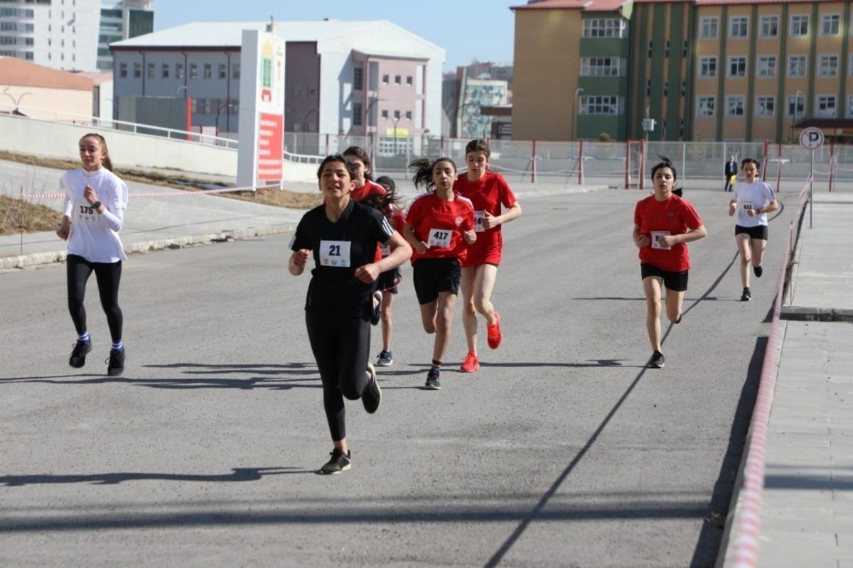 Atletizm de Sivas&rsquo;ın enleri se&ccedil;ildi