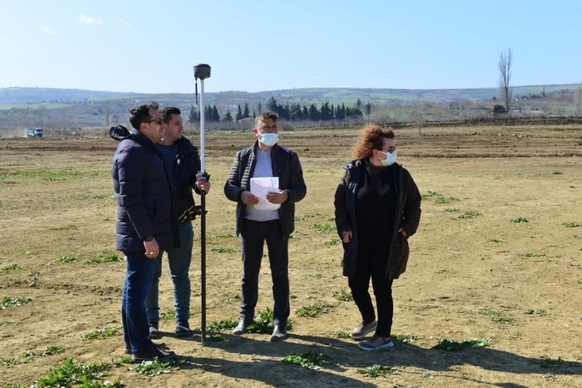 Seracılıkta Kadın Eli projesi i&ccedil;in ilk kazma vuruldu: 60 aileye gelir kapısı a&ccedil;ılacak