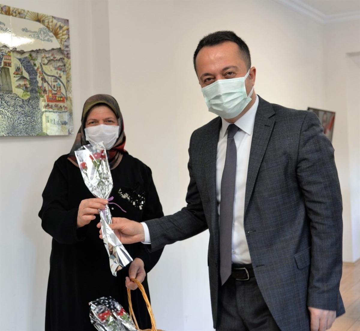 &Ccedil;alışan kadın personelin &rsquo;&rsquo;8 Mart D&uuml;nya Kadınlar G&uuml;n&uuml;&rsquo;&rsquo;n&uuml; kutladı