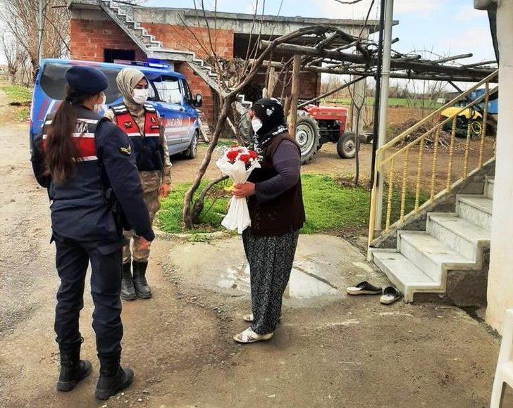 Jandarma, şehit annelerini kadınlar gününde de unutmadı G2